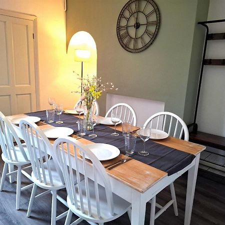 Modern Bright 3 Bedroom House Burton  Экстерьер фото