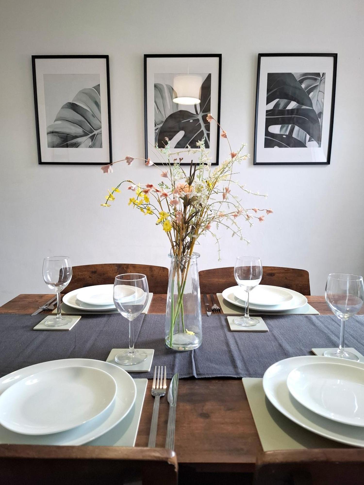 Modern Bright 3 Bedroom House Burton  Экстерьер фото
