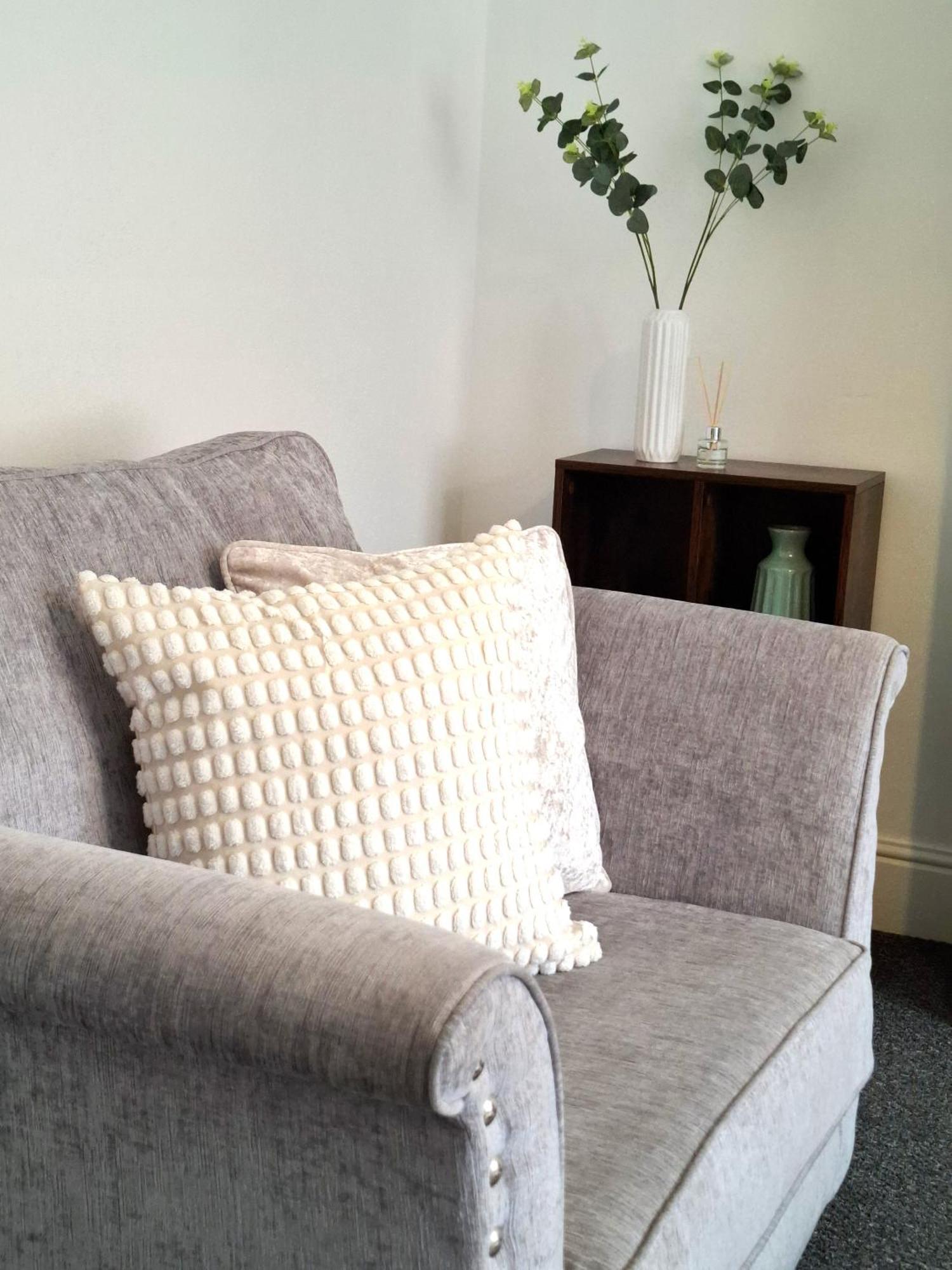 Modern Bright 3 Bedroom House Burton  Экстерьер фото