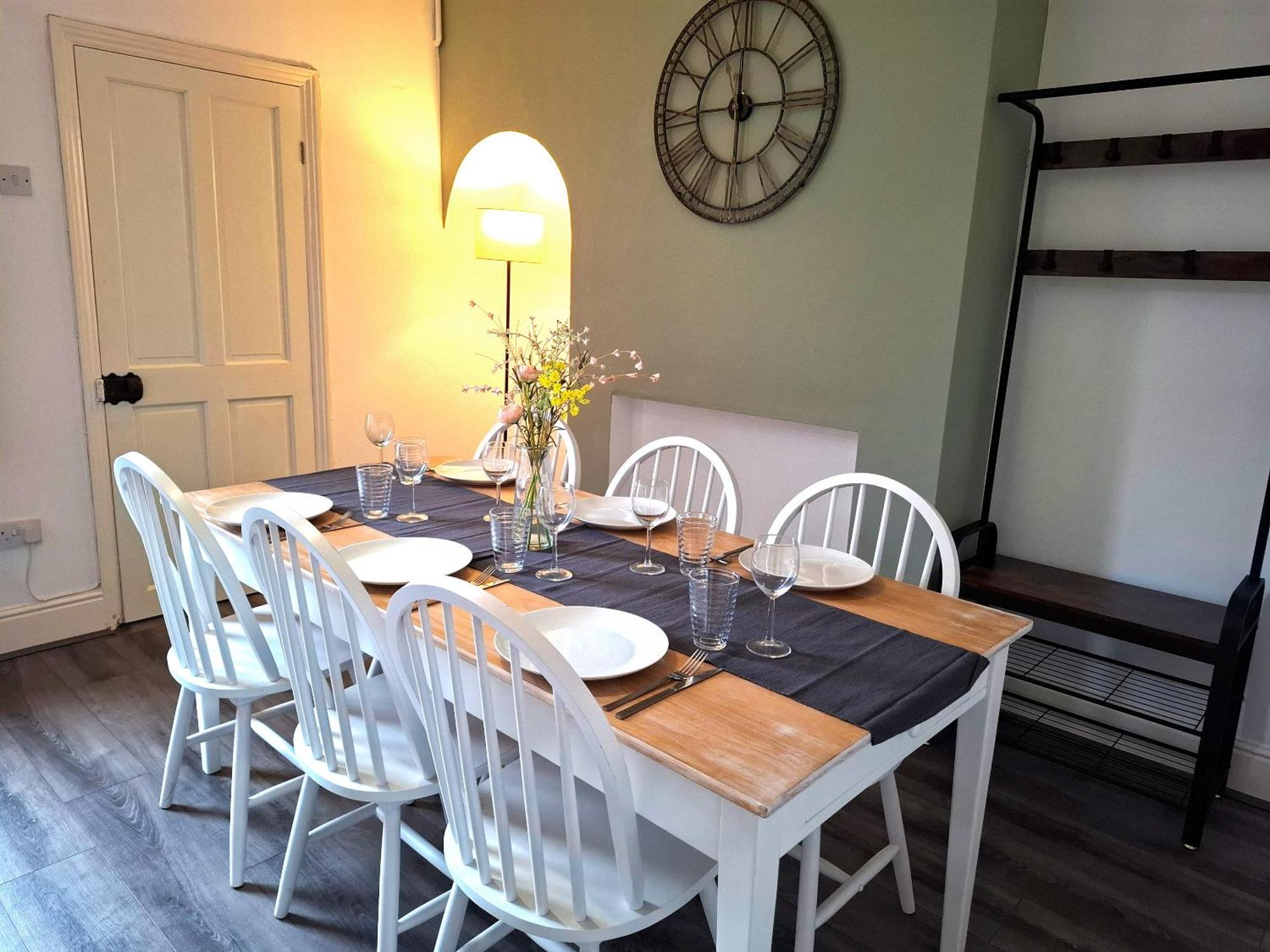 Modern Bright 3 Bedroom House Burton  Экстерьер фото